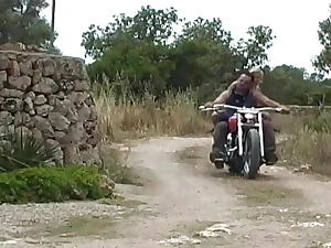 biker girl gets her pussy creamed in the wild